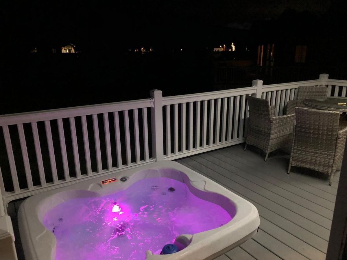 The Poplars Lodge With Hot Tub 约克 外观 照片